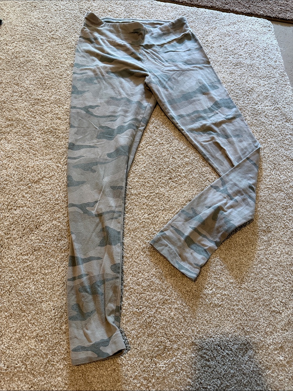 Time and Tru Camouflage Leggings in Green and Gray